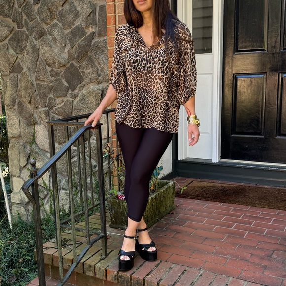 32 Boho Chic Leopard Top - Picture 2 of 4